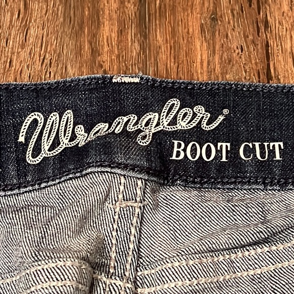 👖 LN Wrangler brand boot cut junior’s jeans - Picture 4 of 8